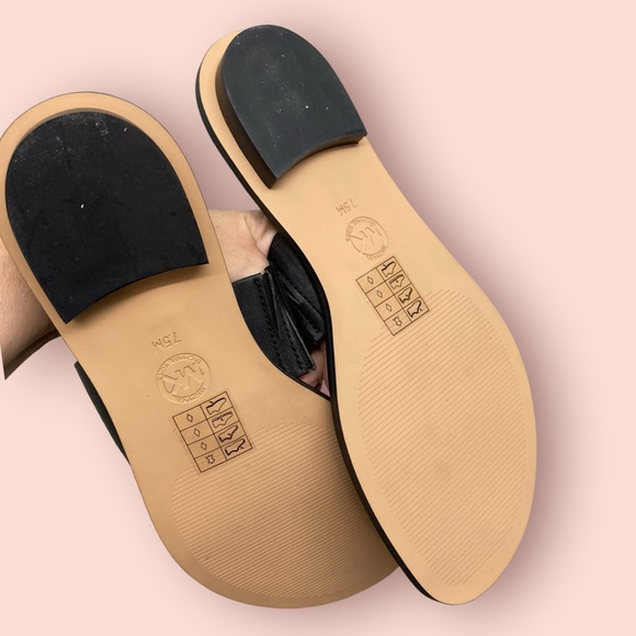 Never worn Michael Kors Sandals - Picture 11 of 13